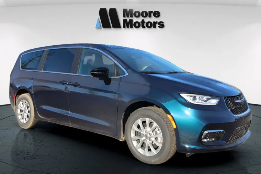 2025 Chrysler Pacifica photo 1