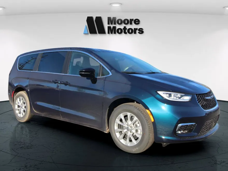 2025 Chrysler Pacifica photo 1