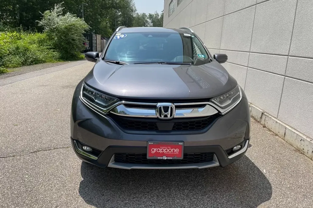 2019 Honda CR-V Touring photo 1