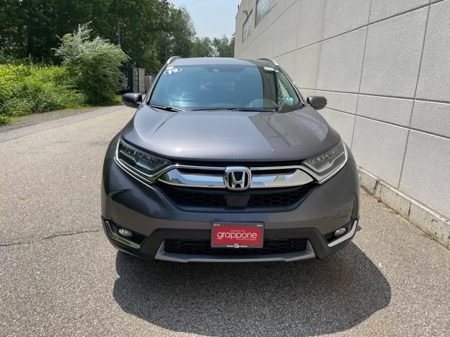 2019 Honda CR-V Touring photo 1