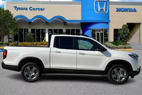 2025 Honda Ridgeline TrailSport photo 2