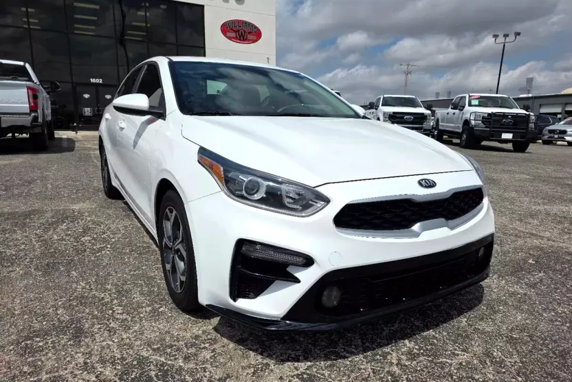 2021 Kia Forte LX photo 1