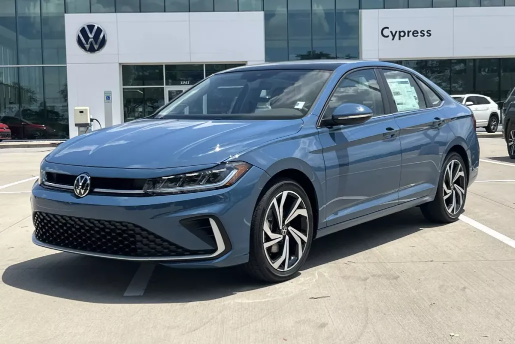 2025 Volkswagen Jetta SEL photo 1