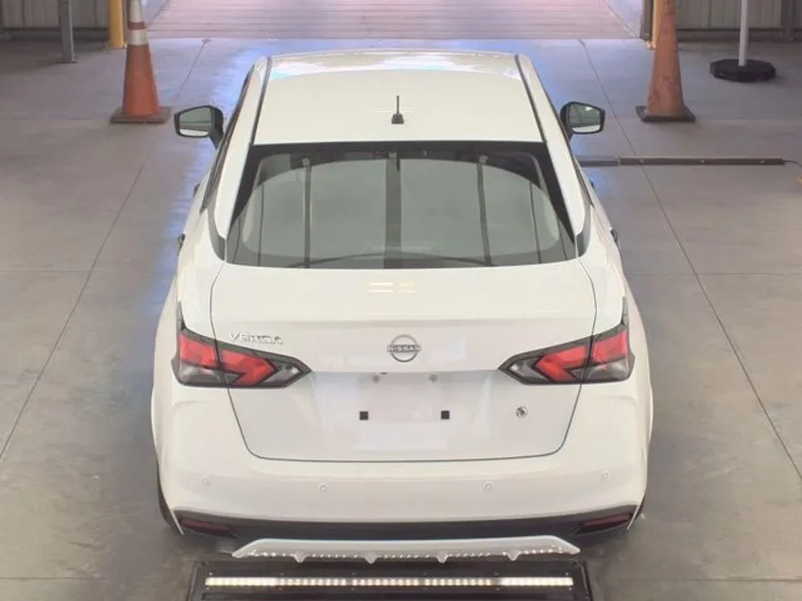 2024 Nissan Versa 1.6 S photo 1