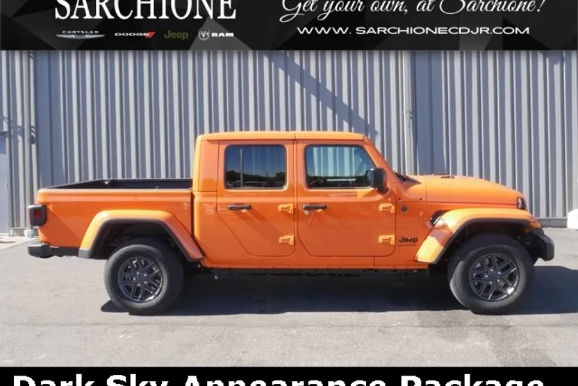 2025 Jeep Gladiator Sport S photo 1