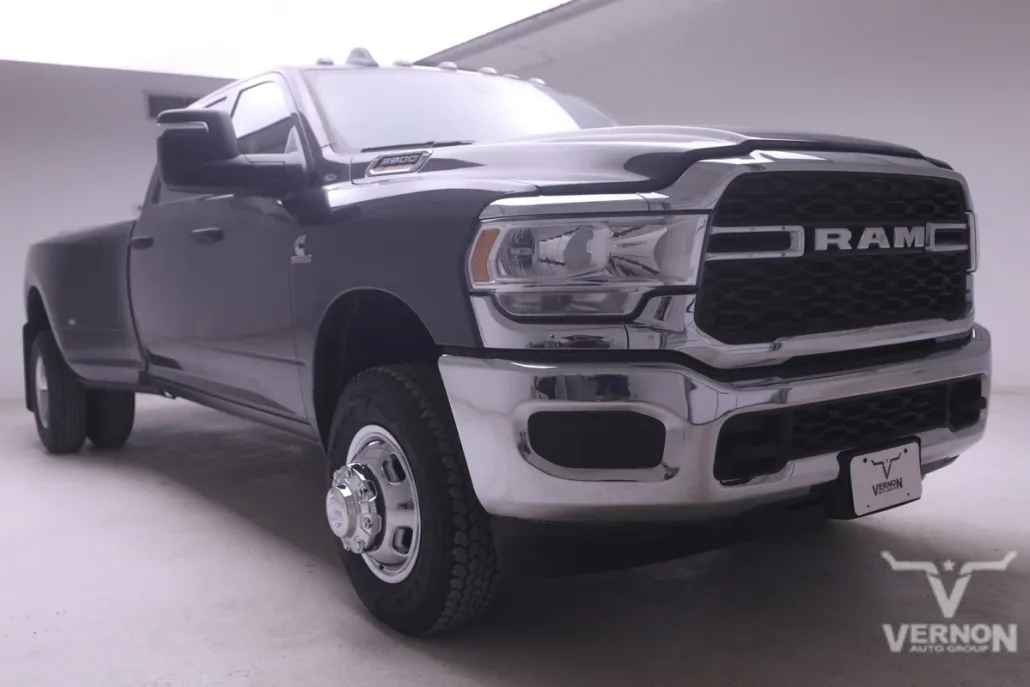 2024 Ram 3500 Tradesman photo 1
