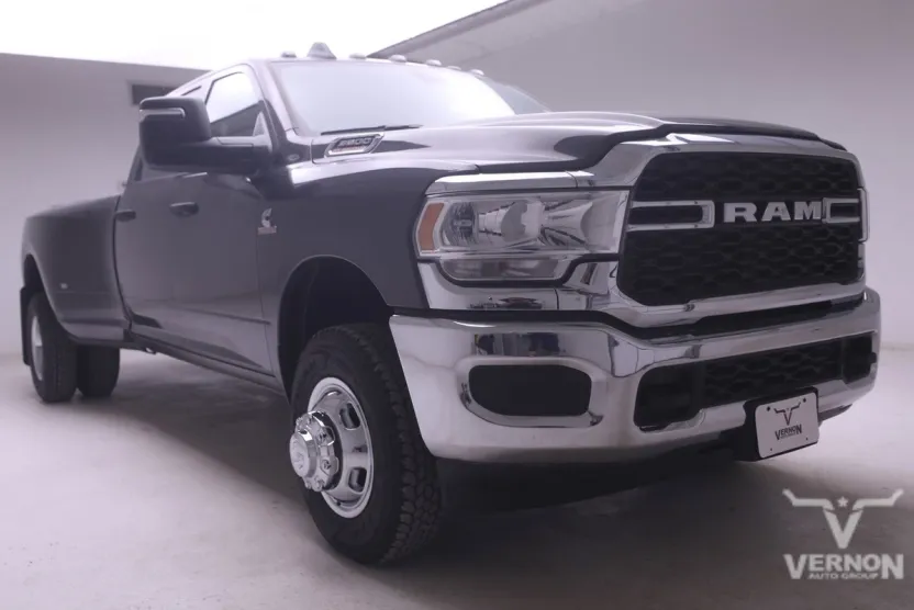 2024 Ram 3500 Tradesman photo 1