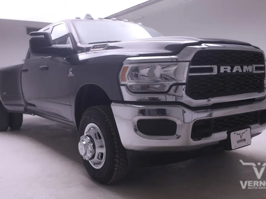 2024 Ram 3500 Tradesman photo 1