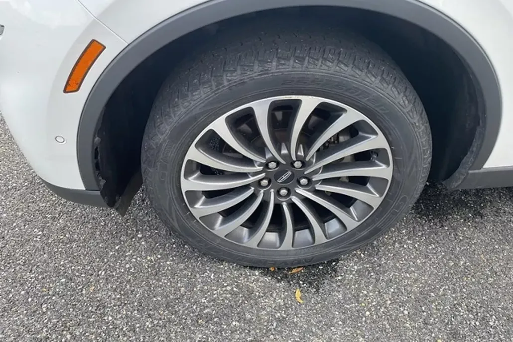 2020 Lincoln Aviator Reserve photo 1