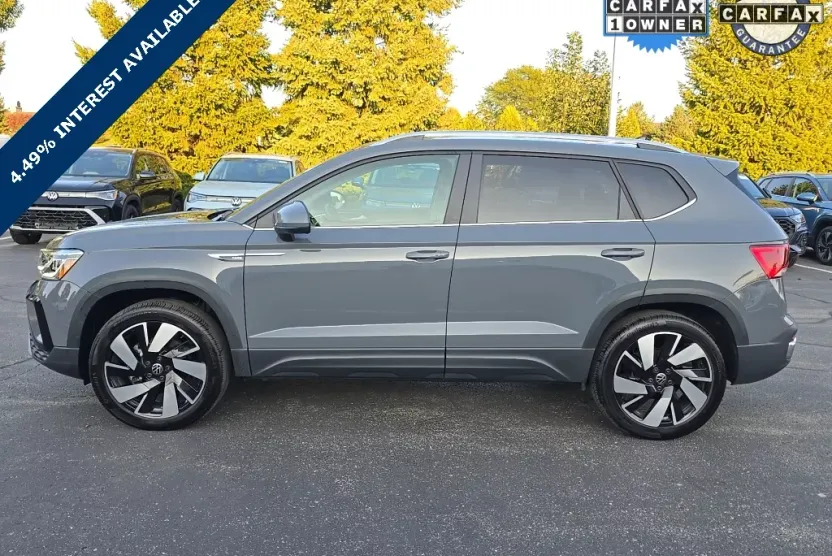 2024 Volkswagen Taos SEL photo 1