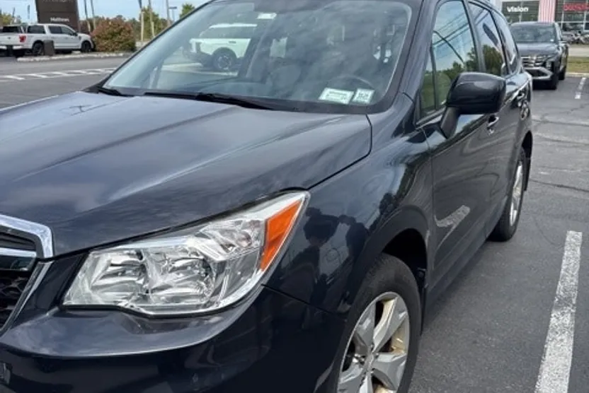 2015 Subaru Forester 2.5i Premium photo 1