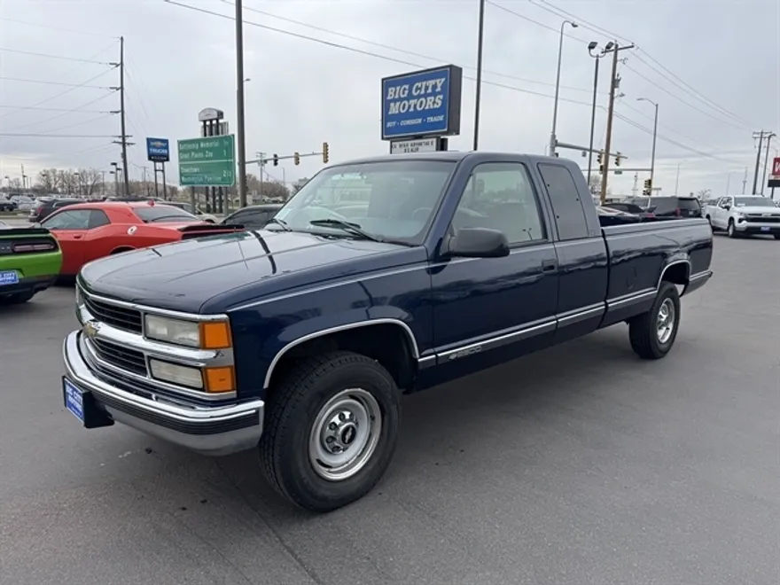 1996 Chevrolet Silverado photo 1