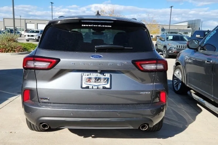 2024 Ford Escape ST-Line Elite photo 1