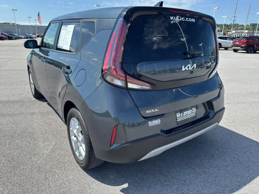 2023 Kia Soul S photo 1