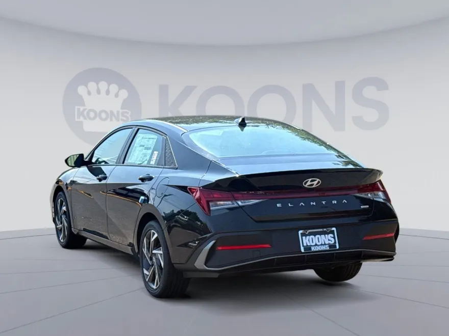 2025 Hyundai Elantra Hybrid SEL Sport photo 1