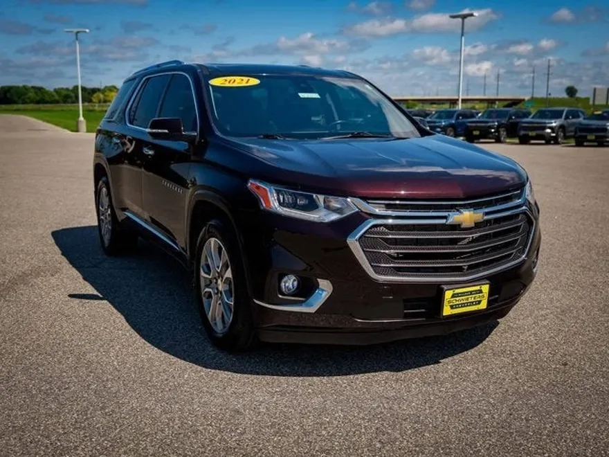 2021 Chevrolet Traverse Premier photo 1