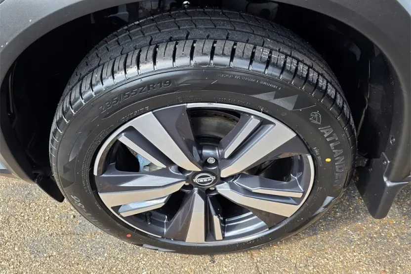 2023 Nissan Rogue SL photo 1