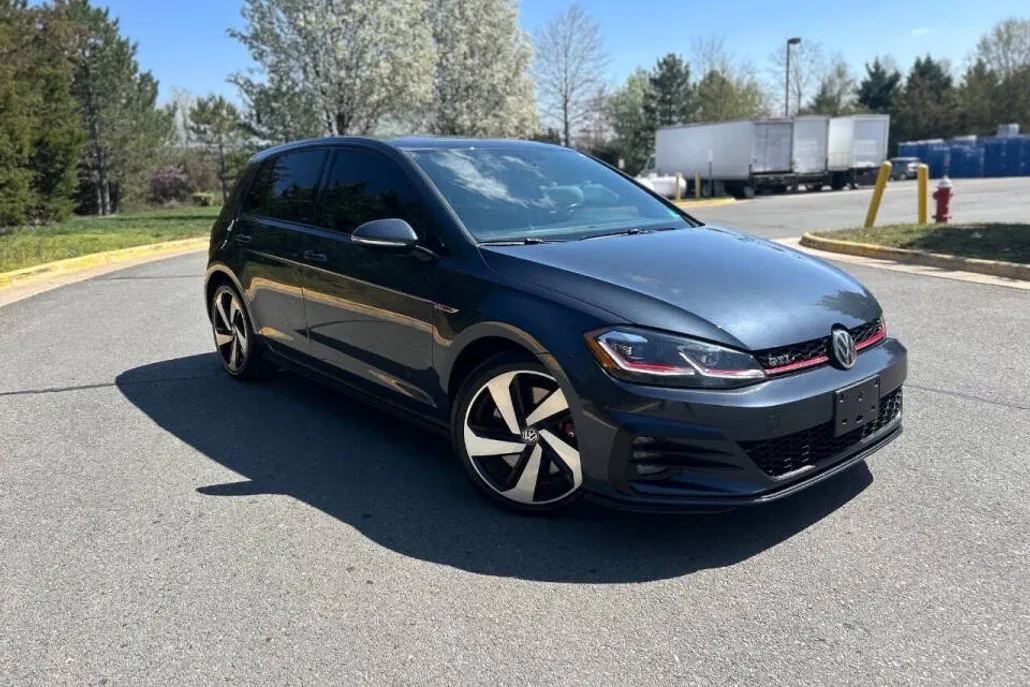 2018 Volkswagen Golf GTI SE photo 1