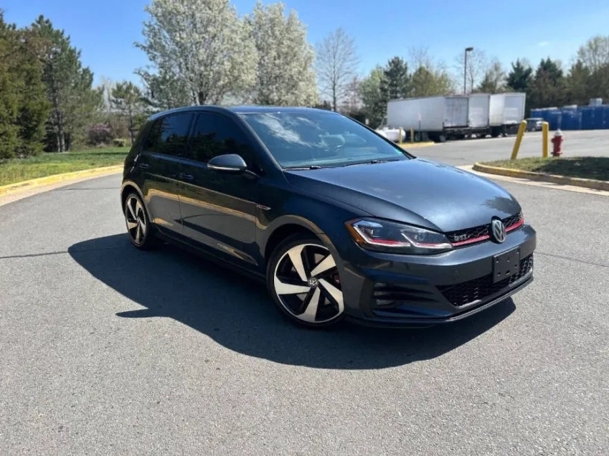 2018 Volkswagen Golf GTI SE photo 1