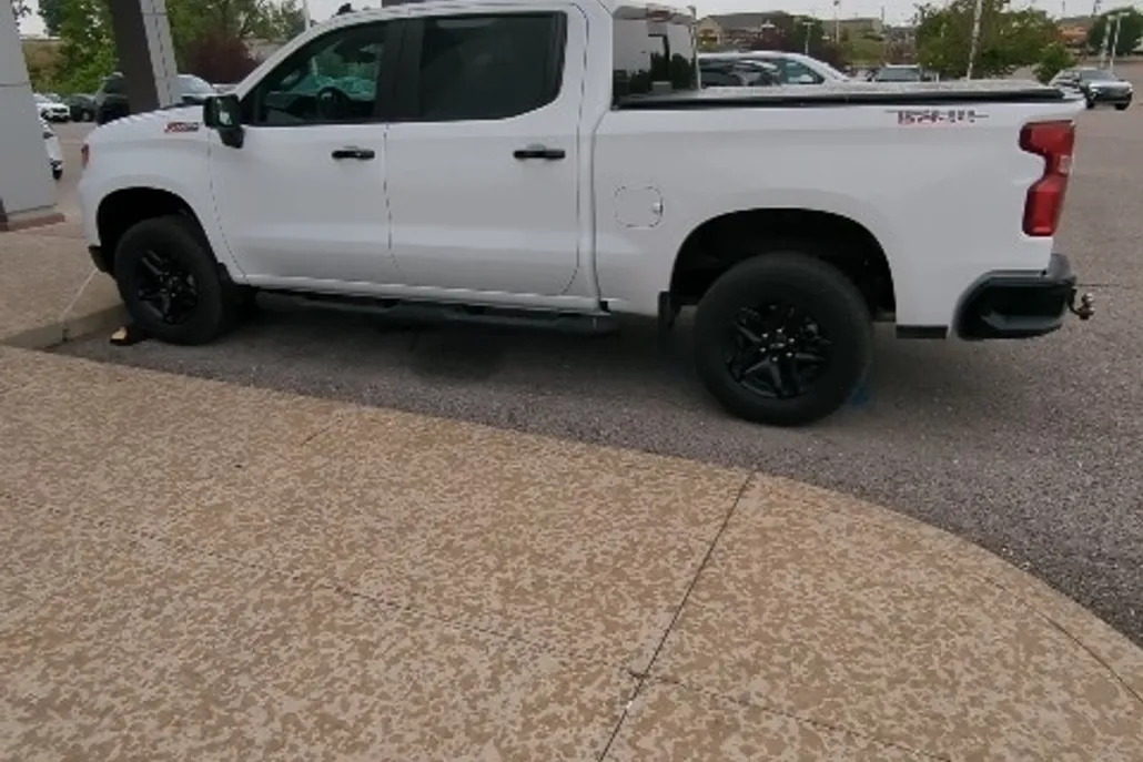 2024 Chevrolet Silverado 1500 LT Trail Boss photo 1