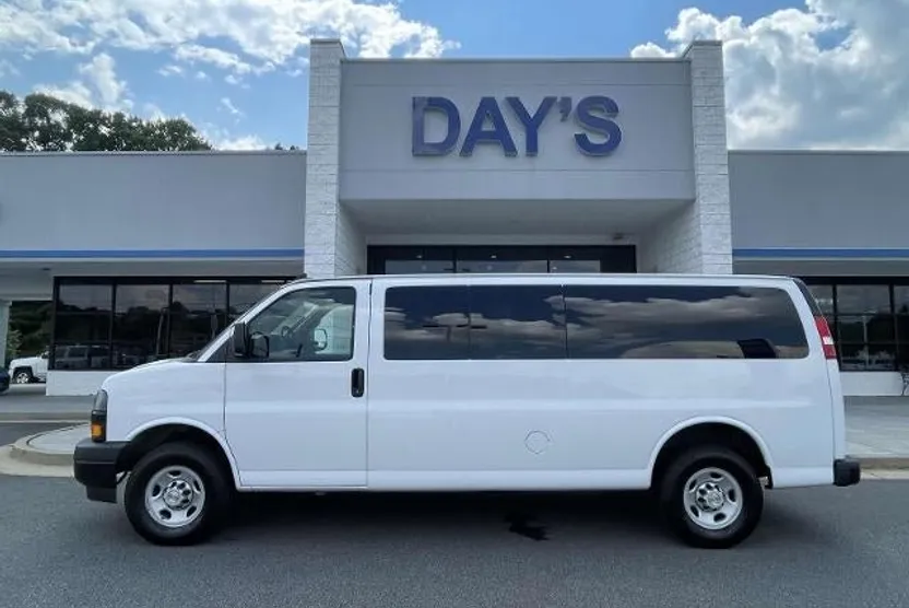 2024 Chevrolet Express Passenger 3500 photo 1