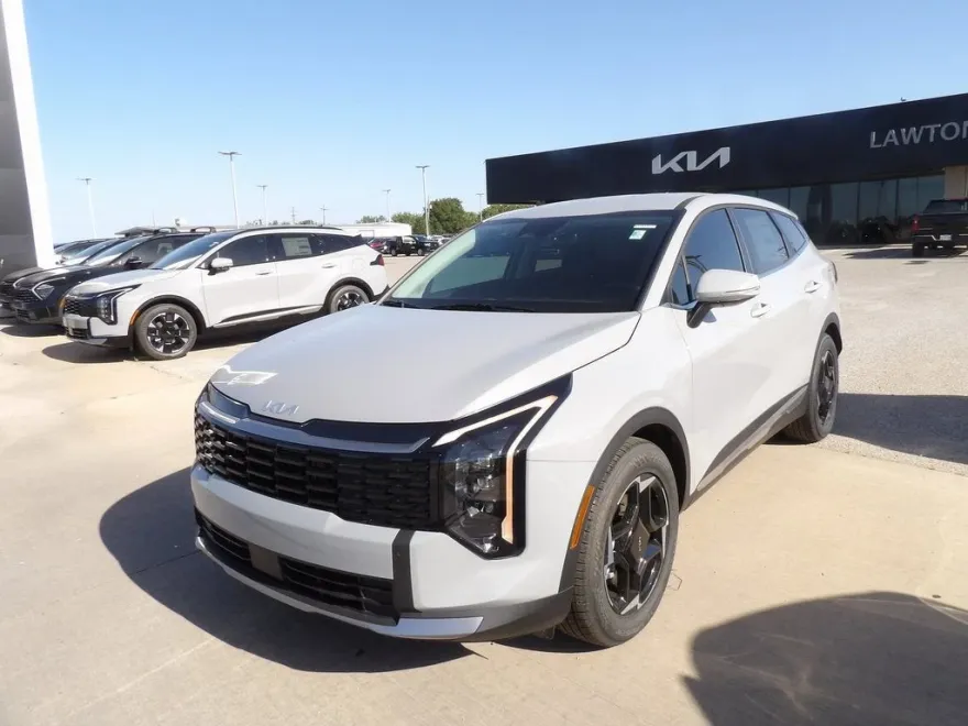 2026 Kia Sportage EX photo 1