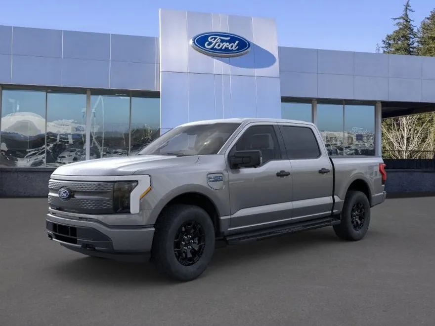 2025 Ford F-150 Lightning XLT photo 1