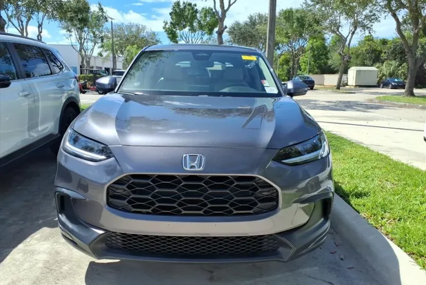 2023 Honda HR-V LX photo 1