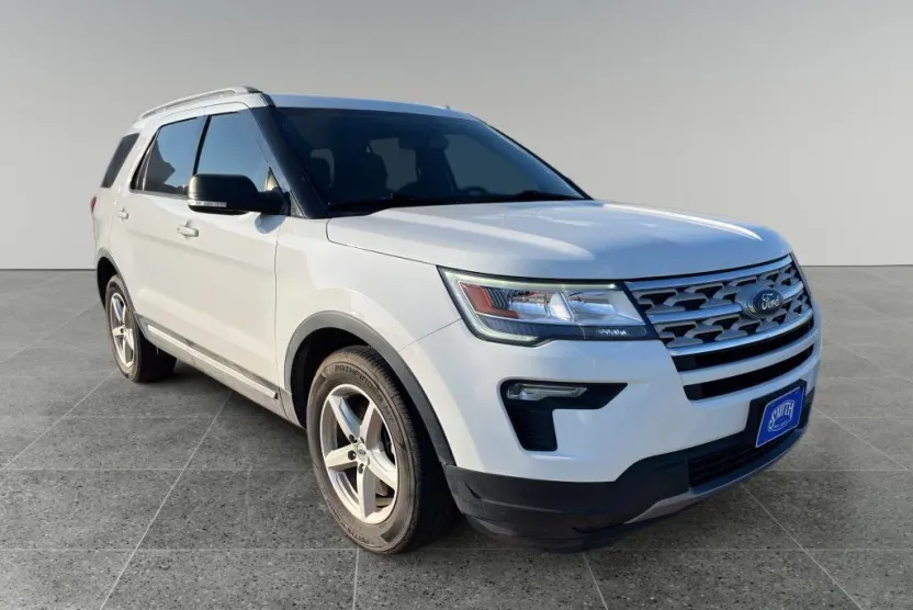 2019 Ford Explorer XLT photo 1