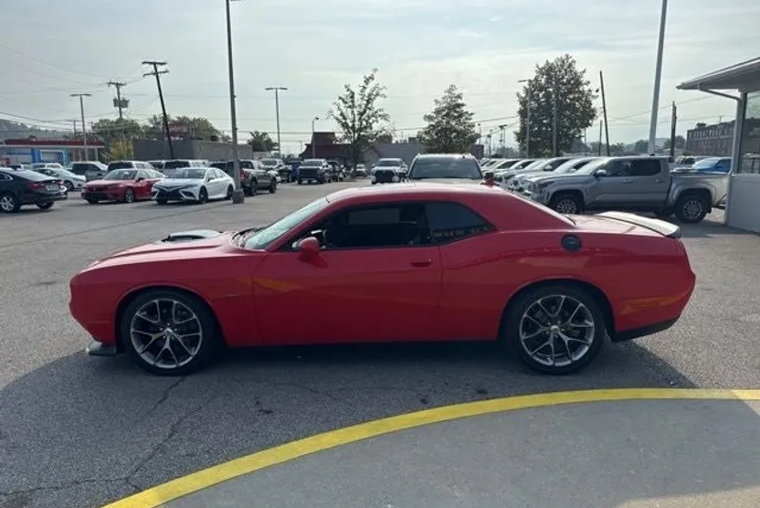 2019 Dodge Challenger R/T photo 1