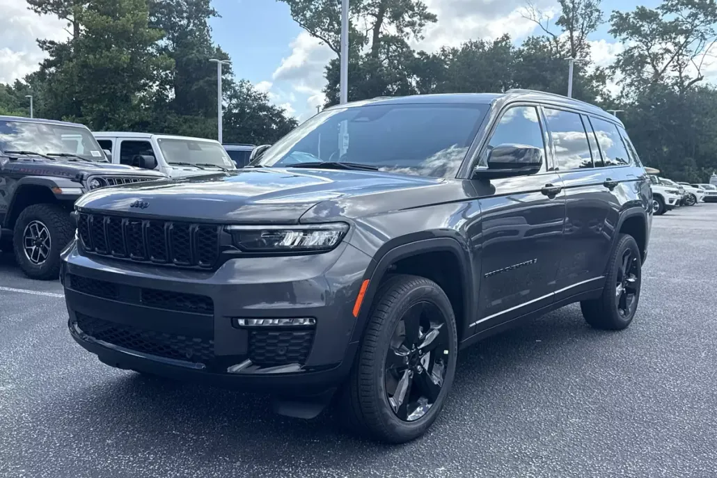 2025 Jeep Grand Cherokee Limited photo 1