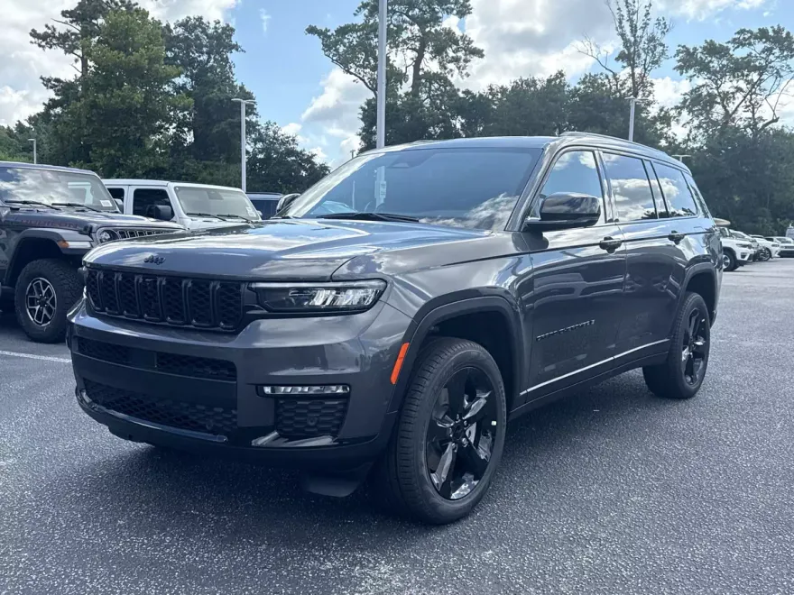 2025 Jeep Grand Cherokee Limited photo 1