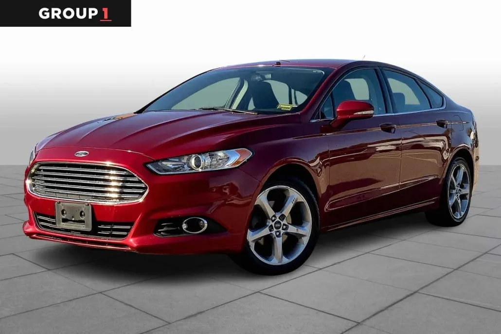 2015 Ford Fusion SE photo 1