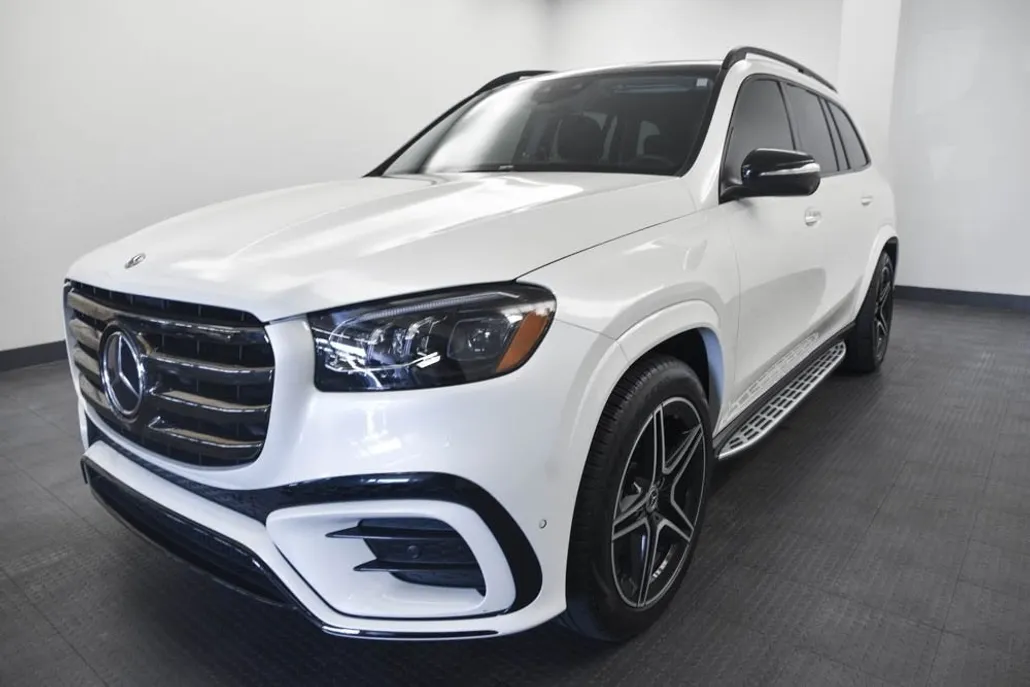 2024 Mercedes Benz GLS 450 photo 1
