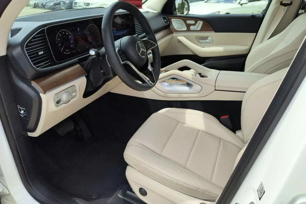 2024 Mercedes Benz GLE 450 4MATIC photo 1