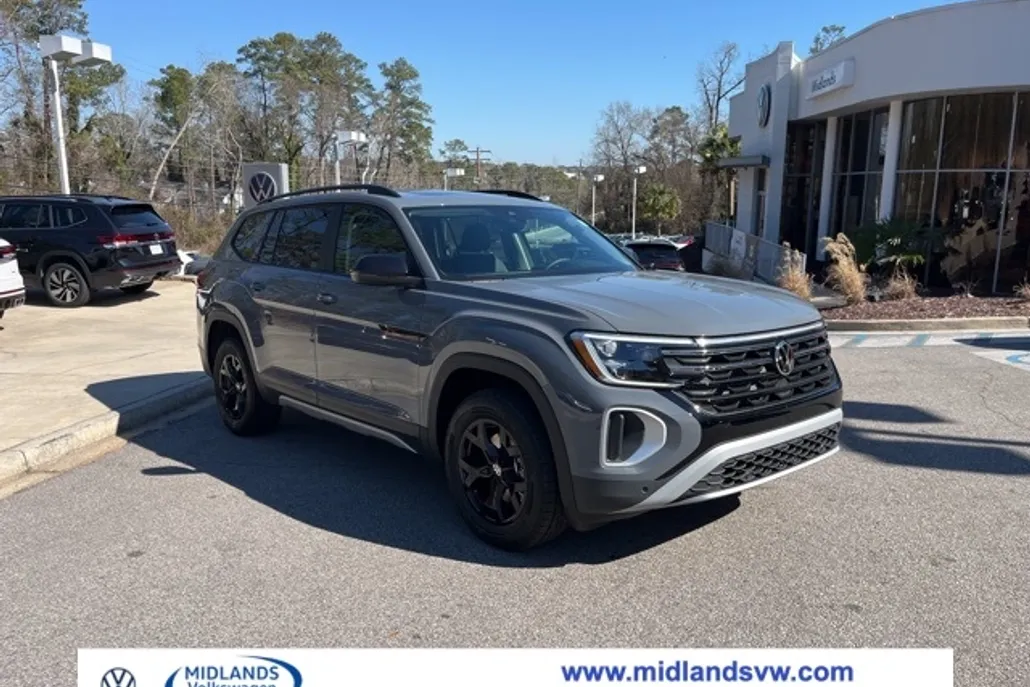 2025 Volkswagen Atlas Peak Edition SE photo 1