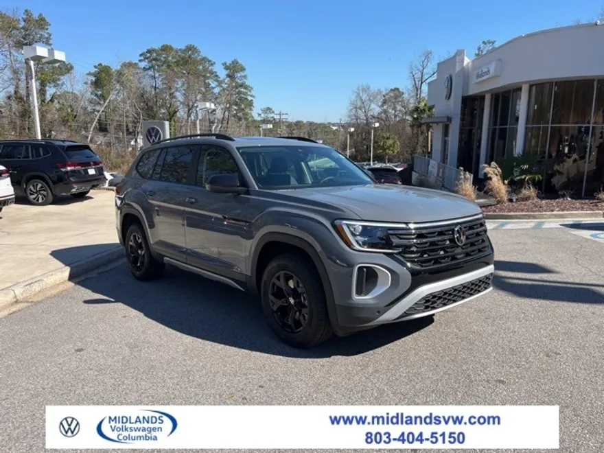 2025 Volkswagen Atlas Peak Edition SE photo 1