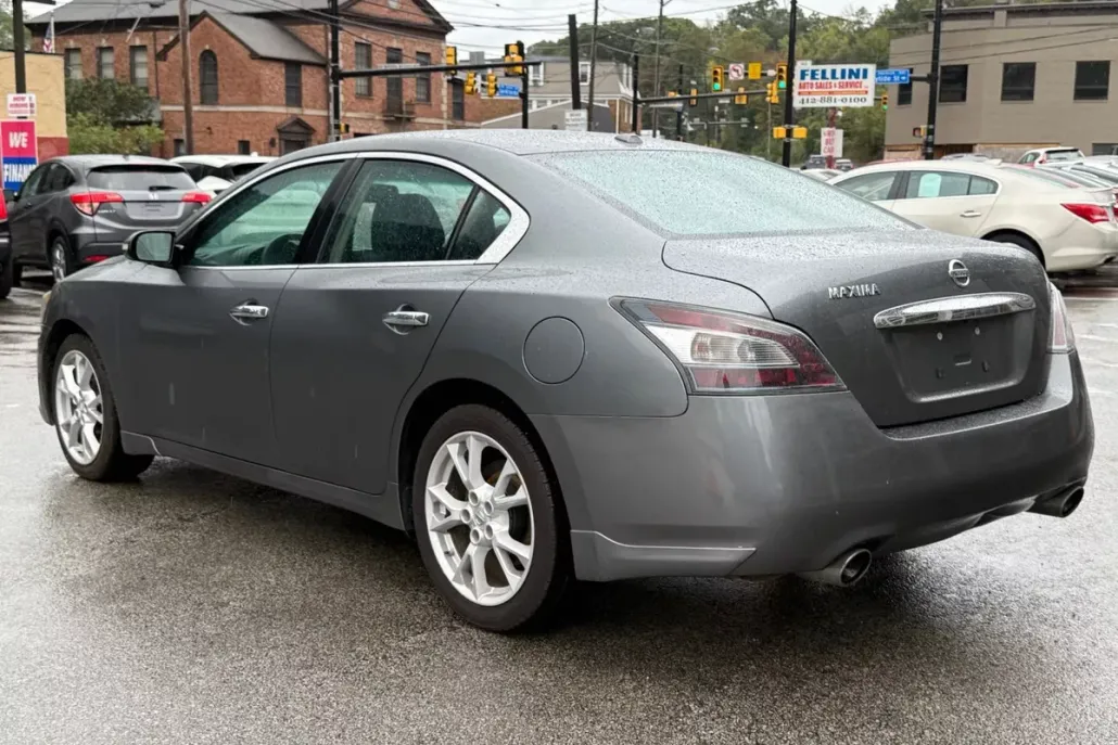 2014 Nissan Maxima SV photo 1