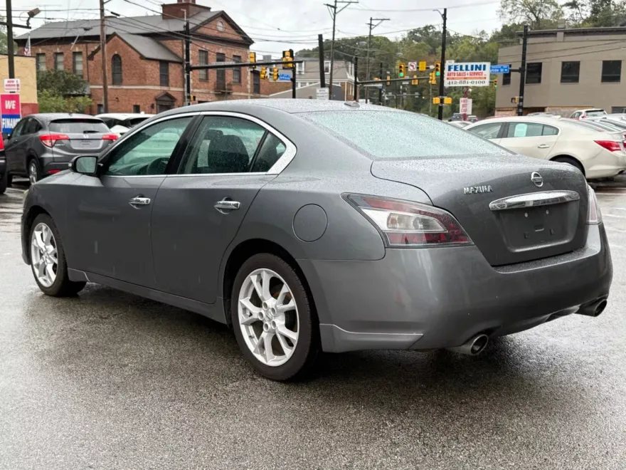2014 Nissan Maxima SV photo 1