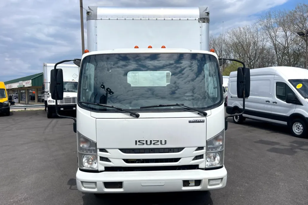 2018 Isuzu NPR photo 1