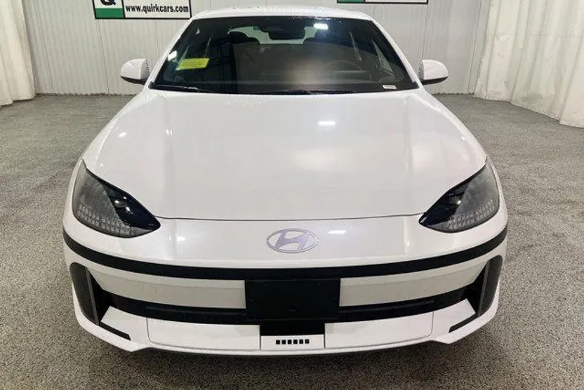 2025 Hyundai Ioniq 6 SE photo 1