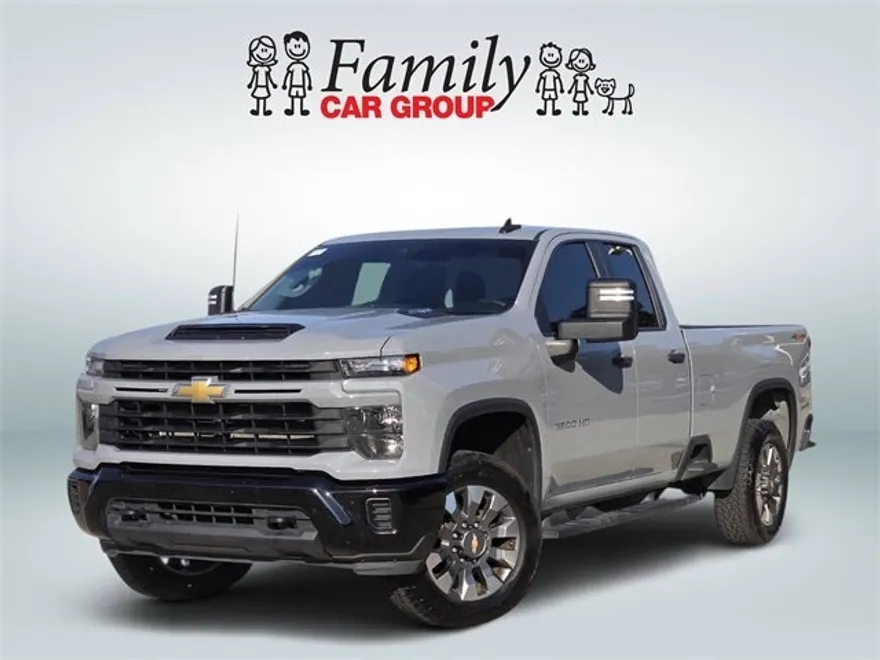 2024 Chevrolet Silverado 2500HD Custom photo 1