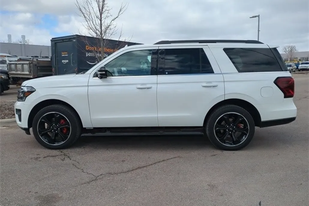 2024 Ford Expedition Limited photo 1