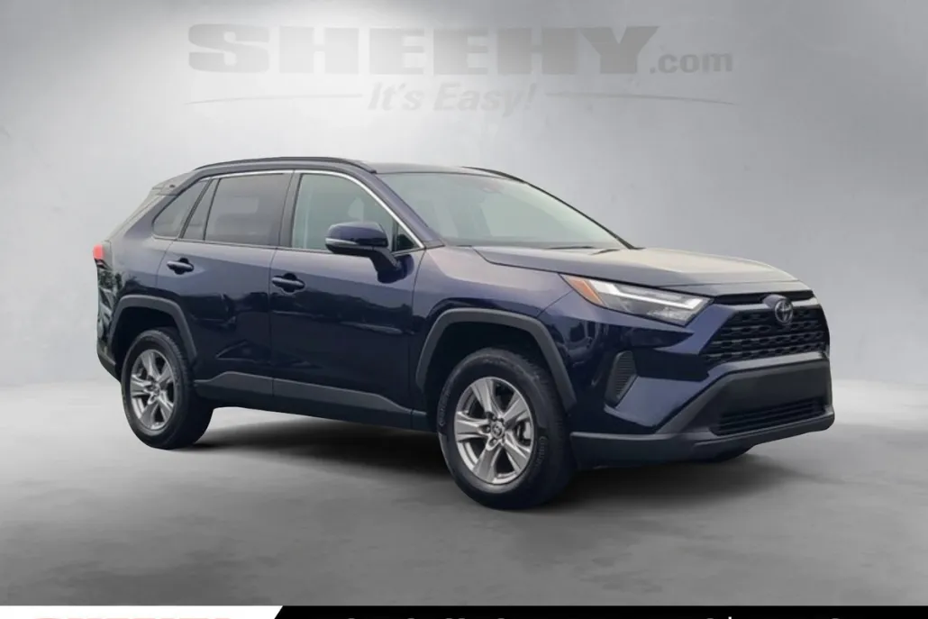 2024 Toyota RAV4 XLE photo 1