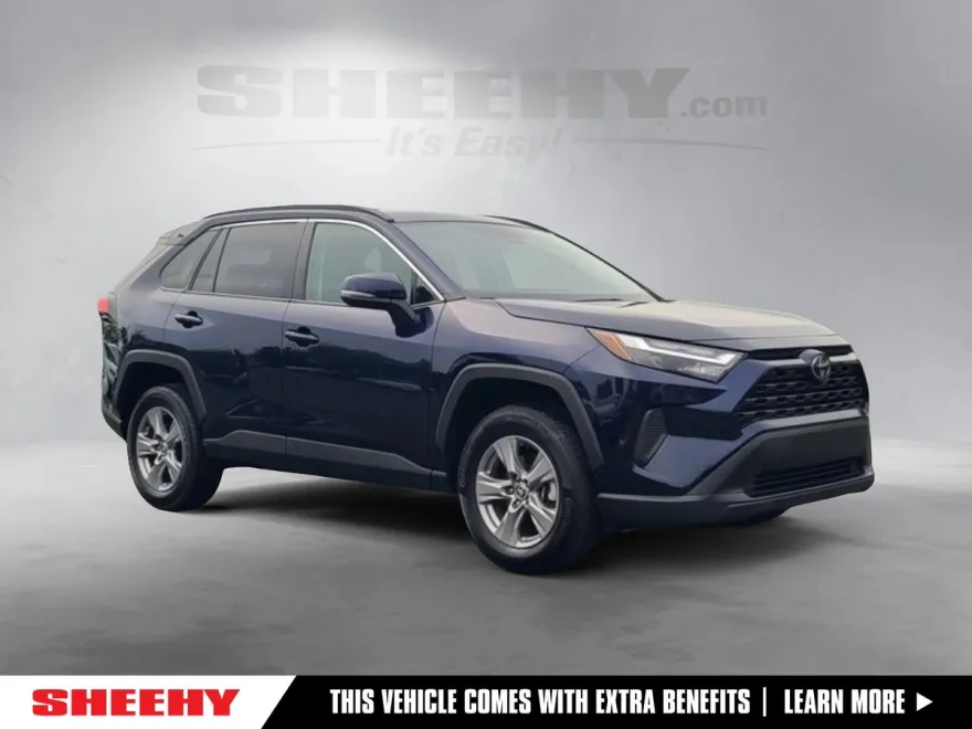 2024 Toyota RAV4 XLE photo 1