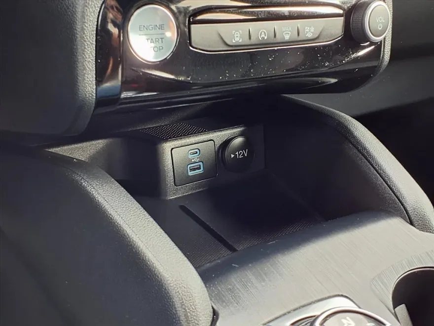 2023 Ford Escape ST-Line photo 1
