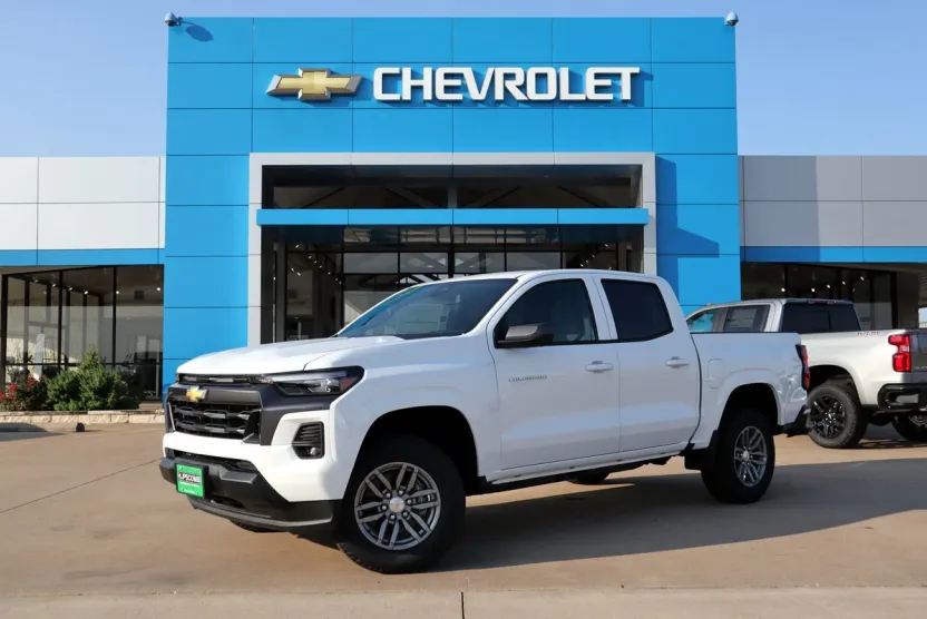 2026 Chevrolet Colorado LT photo 1
