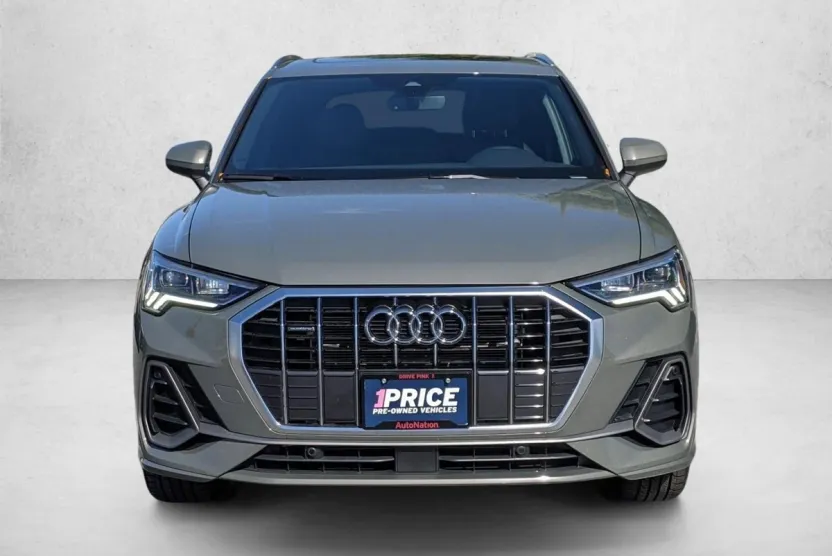 2024 Audi Q3 45 TFSI S line Premium photo 1