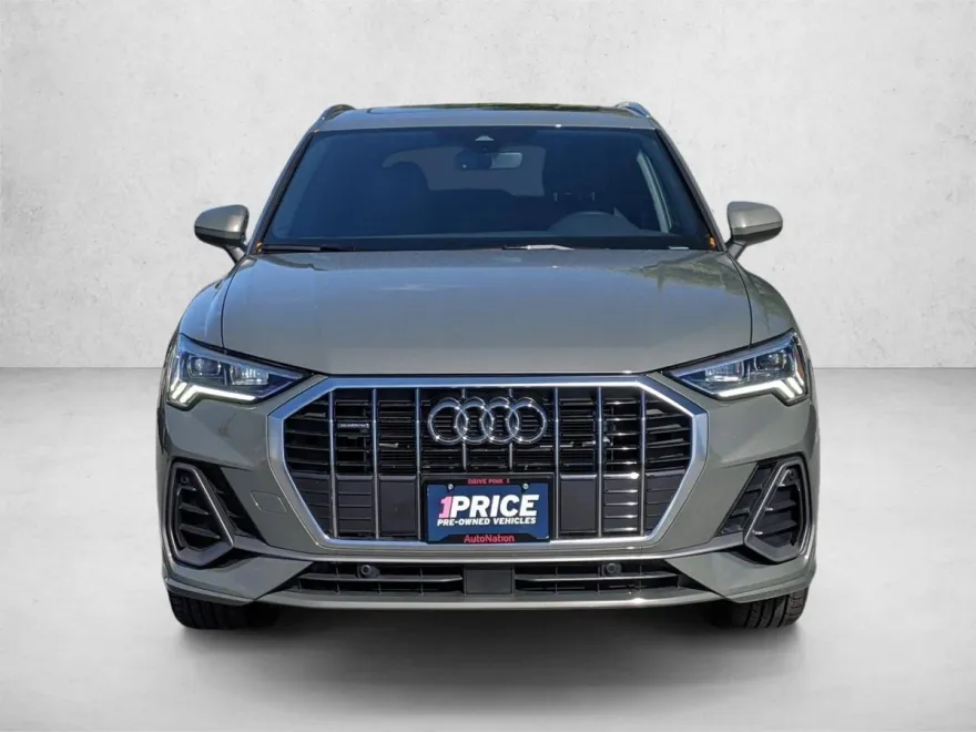 2024 Audi Q3 45 TFSI S line Premium photo 1