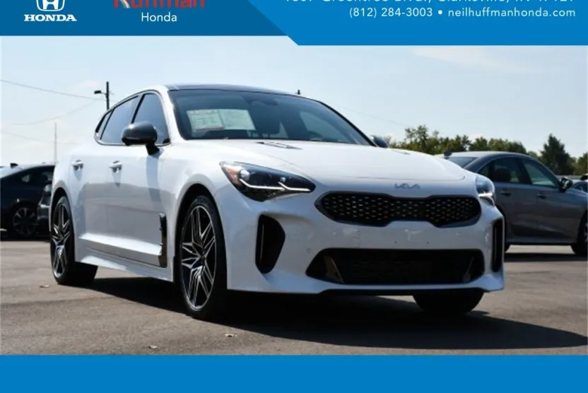 2022 Kia Stinger GT2 photo 1